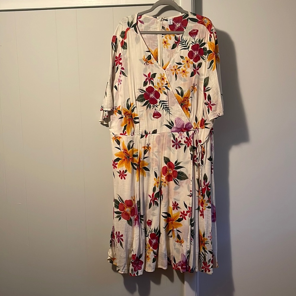 COPY - Old Navy 3x faux wrap floral dress